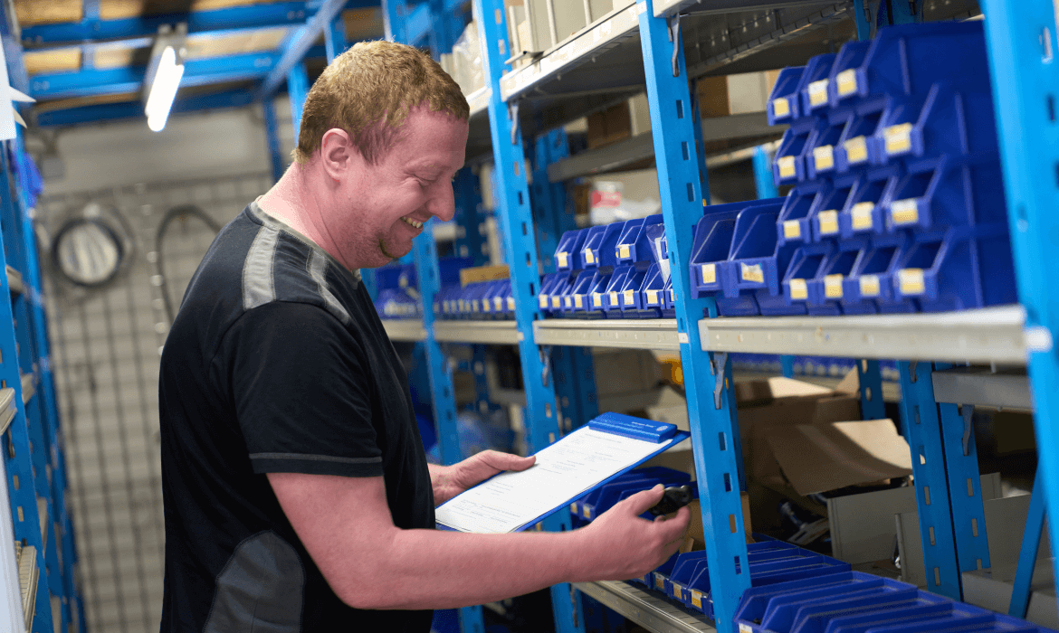 1170x700_Ersatzteile_Autohaus_Illgen_StollbergRIE09309 (1)